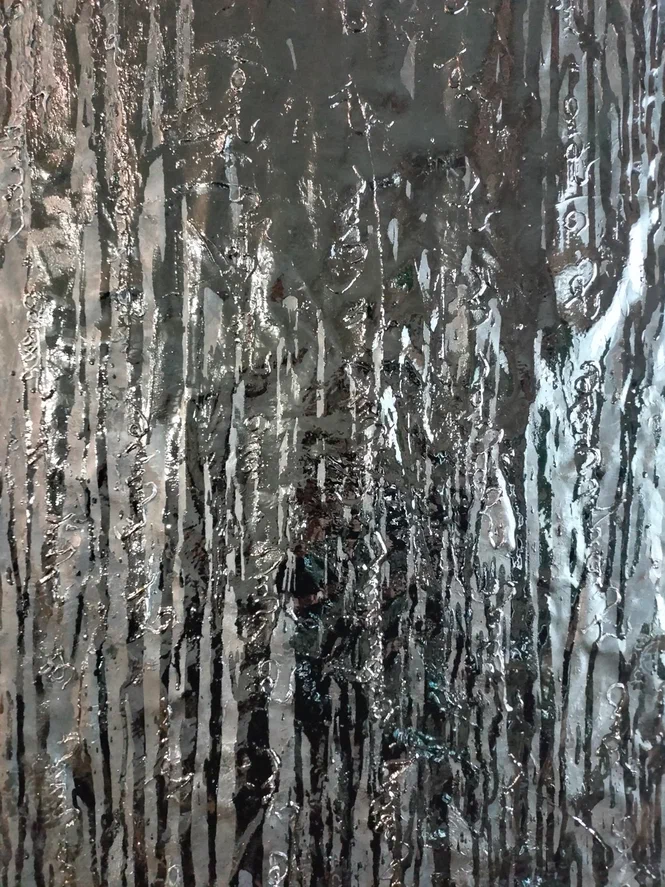 Black — detail 2